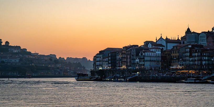 Night falls in Porto by Henk Boerman
