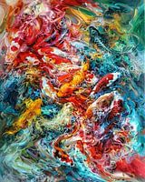 poissons koï dans l'eau de l'étang