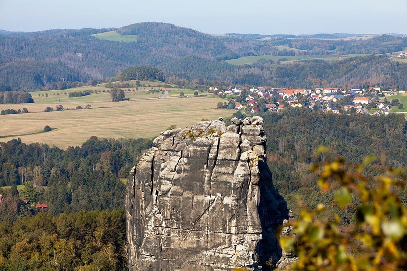 Who can find the 4 climbers on the Falkenstein (Saxon Switzerland / Elbe Sandstone Mountains) ? by t.ART