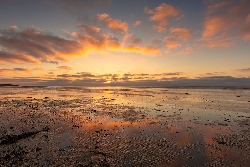Sonnenuntergang mit Wolken und Spiegelung auf dem Wattenmeer von KB Design & Photography (Karen Brouwer)