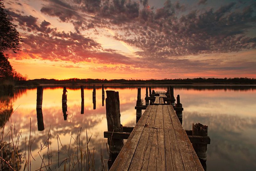 Steg am See im Sonnenuntergang von Frank Herrmann