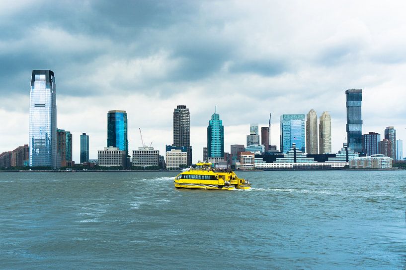 Let's take the watertaxi  von Sofie Verbruggen