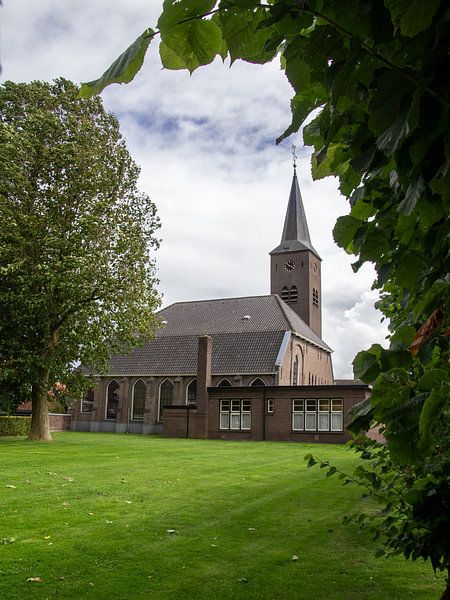 De hervormde kerk van zwartsluis in het midden van het groen von Brenda bonte