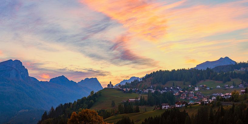An evening in Colle Santa Lucia, Dolomites, Italy by Henk Meijer Photography