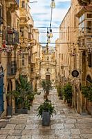 Malte magique, La Valette, escaliers de l'église Sainte-Lucie