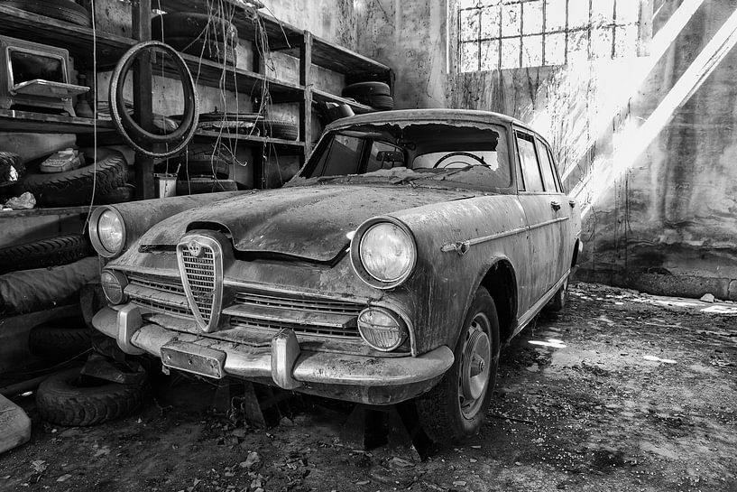 Alfa romeo 2000 berlina III bl/w par Leo van Valkenburg