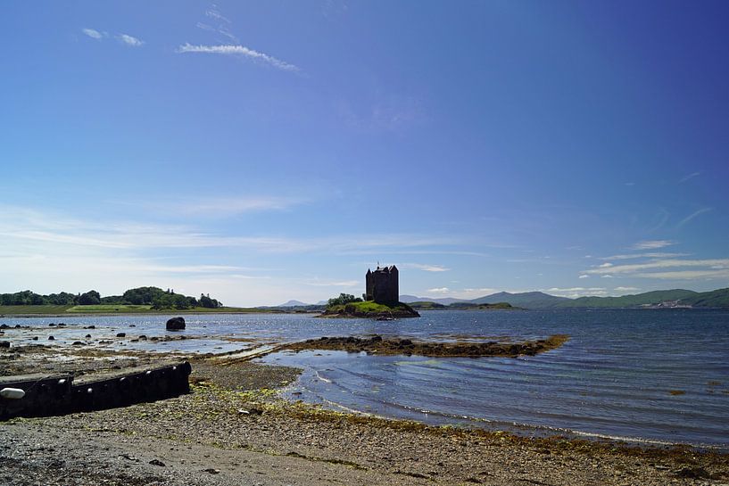 Castle Stalker est une maison-tour située à environ 2,5 kilomètres au nord-est de Port Appin. par Babetts Bildergalerie