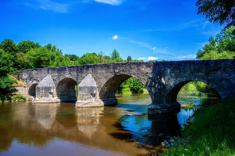 Pont médiéval en pierre sur l'Altmühl près de Pfünz par ManfredFotos