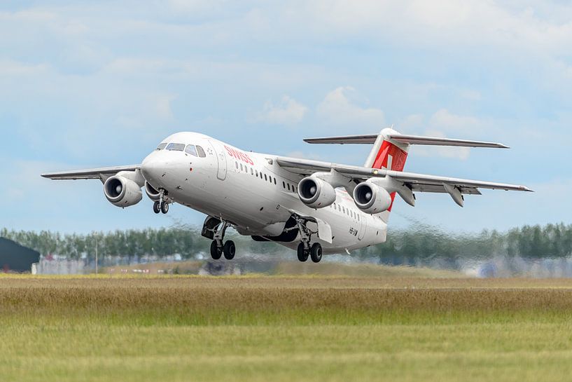 Take-off Swiss British Aerospace Avro RJ100. by Jaap van den Berg