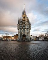 Het stadhuis van Gouda in ochtendlicht