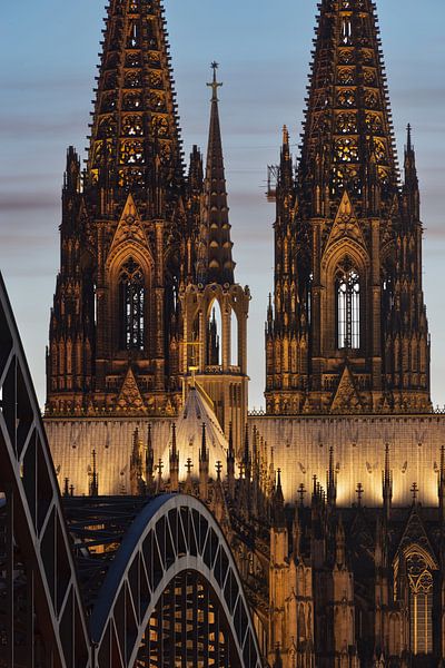 La cathédrale de Cologne avec un nouvel éclairage LED par Walter G. Allgöwer