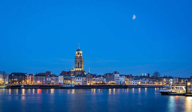 Skyline von Deventer am Fluss IJssel von Rietje Bulthuis