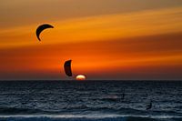 Kitesurf au coucher du soleil