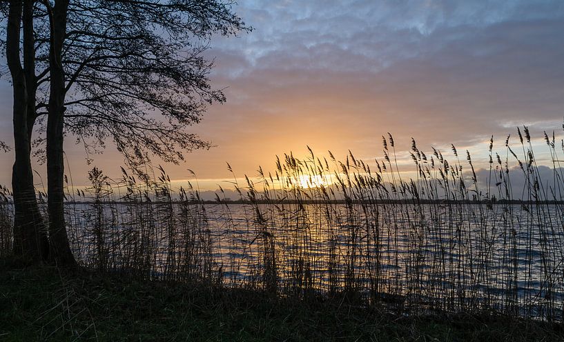 Sunset at the Loenderveense plas, Oud Loosdrecht, Wijdemeren, North Holland, Netherlands by Martin Stevens