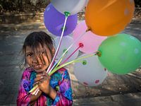Heartbreaking balloon saleswoman