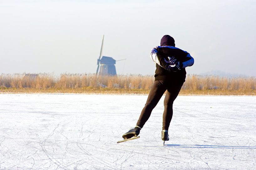 Schaatsen bij de molen op het platteland van Nederland par Eye on You