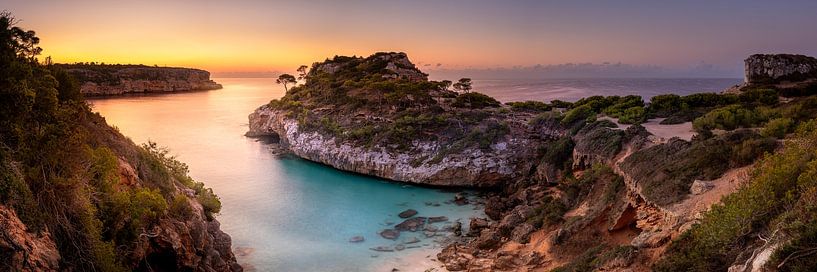 Baie sur Majorque dans la douce lumière du matin. par Voss photographie