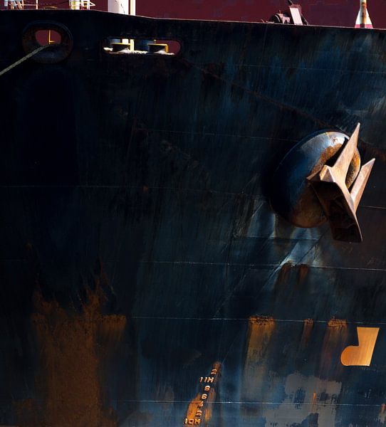 Ship's bow what a work of art by the Port. by scheepskijkerhavenfotografie