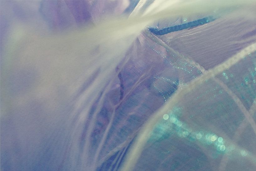 Irisierende Tiefe – Farbspiel in Schichten von Mixed media vector arts