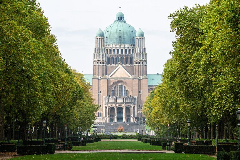 La basilique du Sacré-Cœur au parc Elisabeth par Werner Lerooy