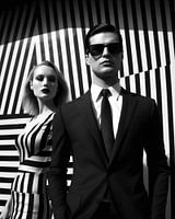 Portrait d'un duo élégant en noir et blanc