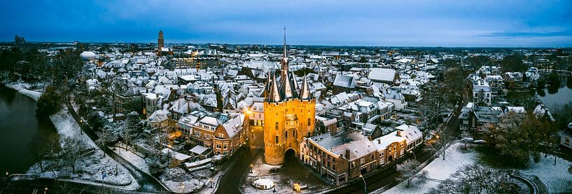 La vieille porte de Zwolle Sassenpoort par une froide matinée d'hiver par Sjoerd van der Wal Photographie