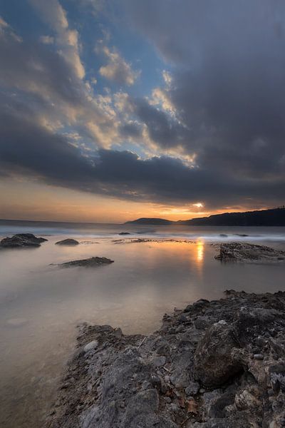 atmospheric sunset on the coast. sfeervolle zonsondergang aan de kust. coucher de soleil atmosphère sur la coté by Christina Bauer Photos
