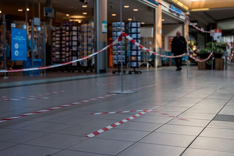 Silent witnesses at the mall by Gwendolyn Pieters