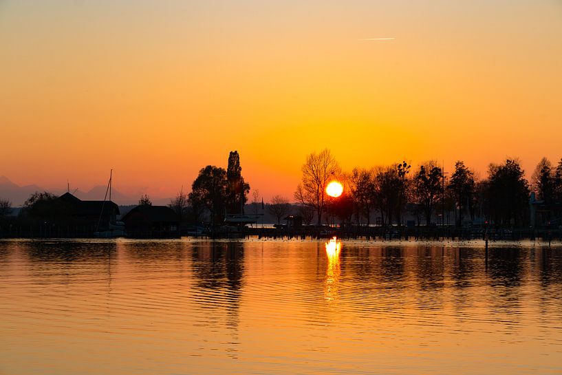 Sonnenuntergang in Seebruck am Chiemsee by Holger Debek