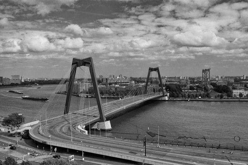 Willems Bridge from the White House by Ilya Korzelius