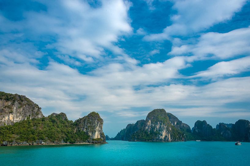 Halong Bucht in Vietnam von Rietje Bulthuis