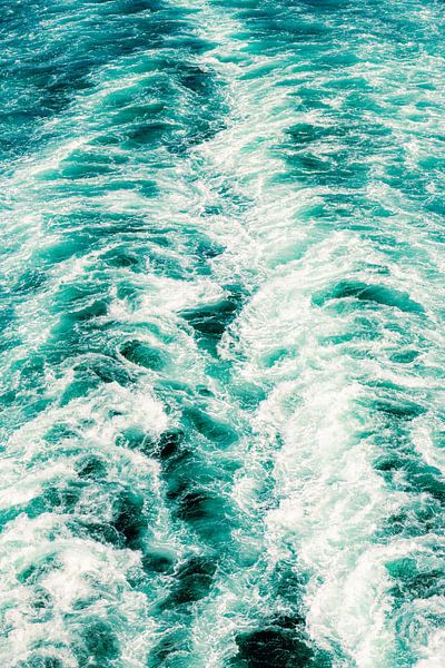 Details von Schäumenden Wellen mit Schaumkronen in türkis abstraktion von Dieter Walther