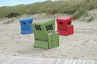 Chaises de plage colorées sur Langeoog