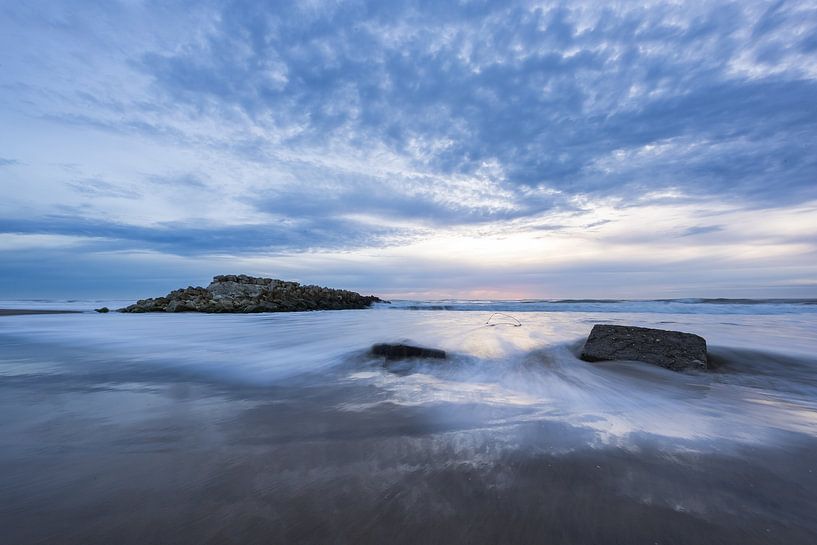 Sonnenuntergang an der Felsenküste von Frankreich! von Peter Haastrecht, van
