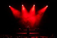 Konzert-Silhouette im Scheinwerferlicht