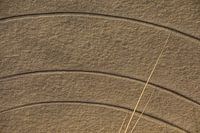 Strandkunst mit Sand und Strandhafer