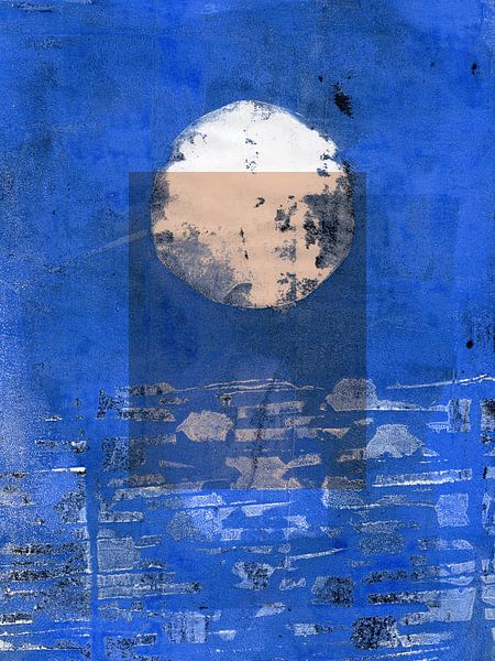 Abstrakte organische Formen in Kobaltblau, Weiß und Beige. von Dina Dankers