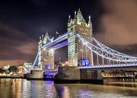 Tower Bridge in London at night with stars