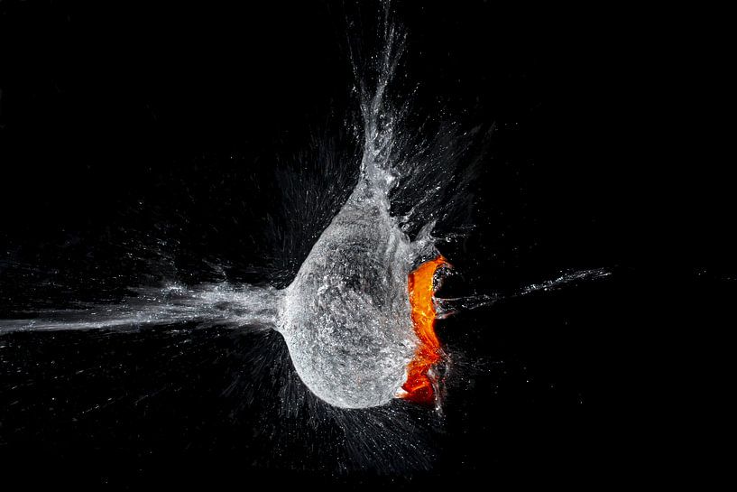 Orangefarbener Ballon von Rob Hansum