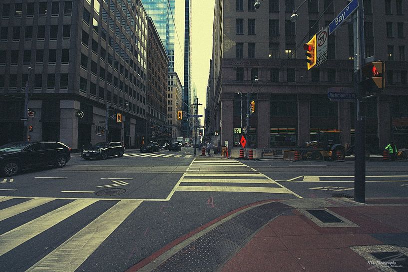 En bas de la ville par Frozen Moments