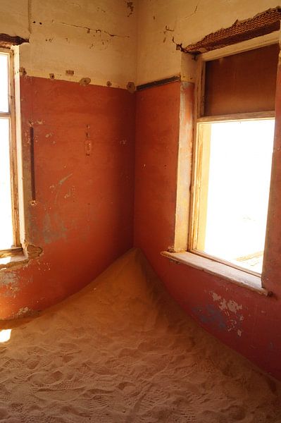 Zand in de hoek by Erna Haarsma-Hoogterp