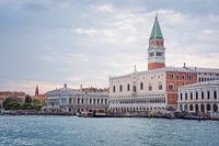 Wolken über dem Dogenpalast in Venedig