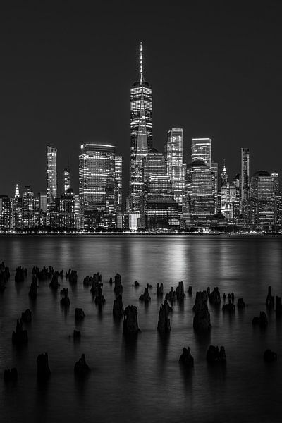 Skyline von New York City - One World Trade Center in schwarz-weiß von Tux Photography