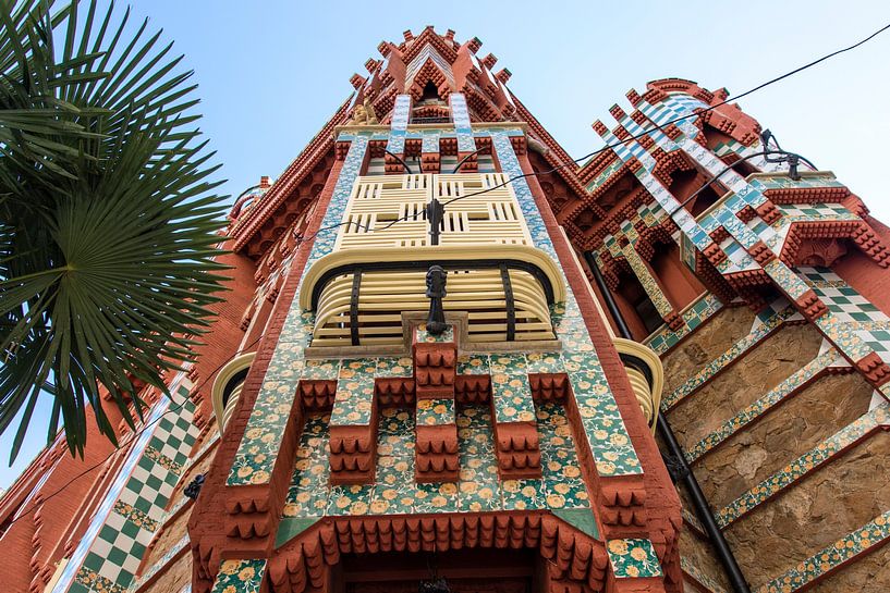 Fassade der Casa Vicens, vom Architekten Gaudi in Barcelona, Spanien von WorldWidePhotoWeb