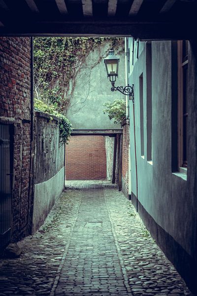 Lane in the old centre of Vlissingen (Zeeland) by Fotografie Jeronimo