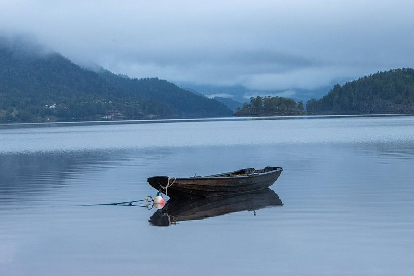 boat by Sebastian Stef