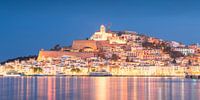Ibiza-Stadt an einem stimmungsvollen Abend - Panorama