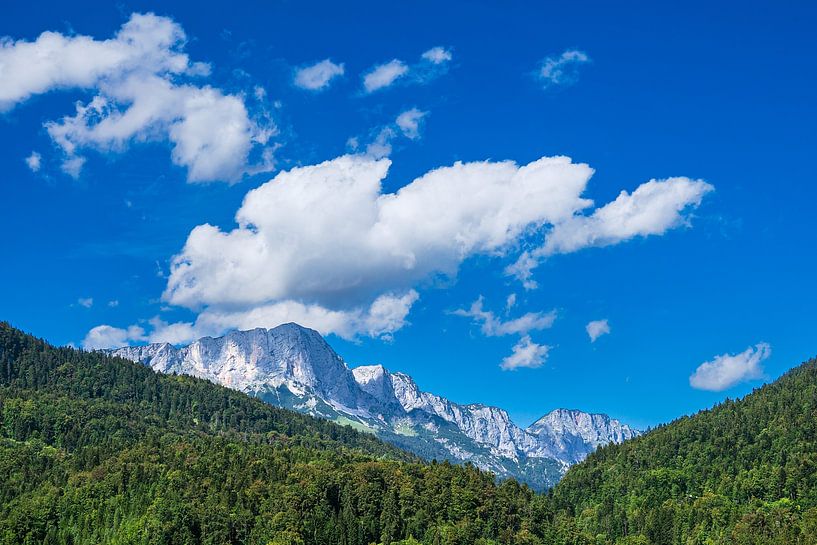 View of mountains in Berchtesgadener Land by Rico Ködder
