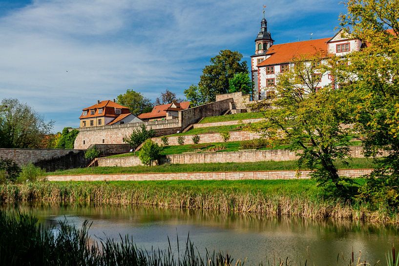 Schloss Wilhelmsburg im herbstlichen Lichtschein von Oliver Hlavaty