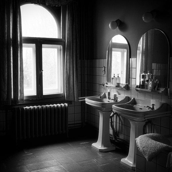 washing saloon @ villa Patience by Ann Beckers